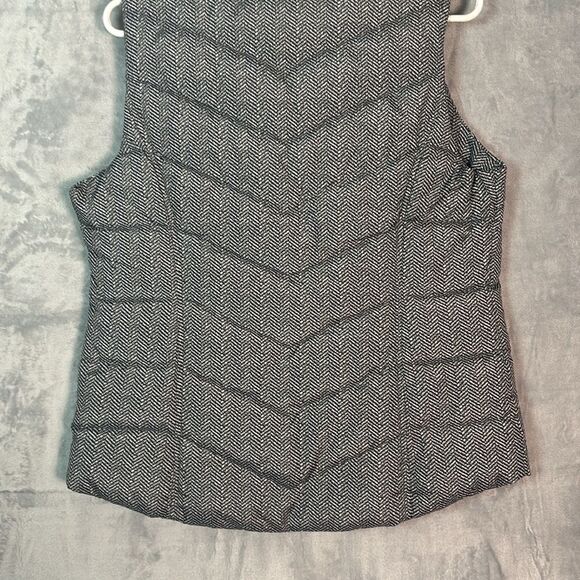 Lands’ End Black White Chevron Down Filled Puffer Vest Women Size Small 6-8 - Picture 8 of 8